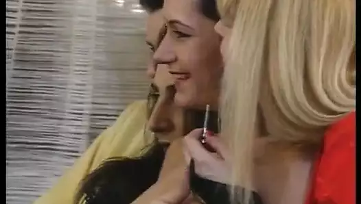 ateşli biseksüel erkekler, transseksüeller ve kadınlar