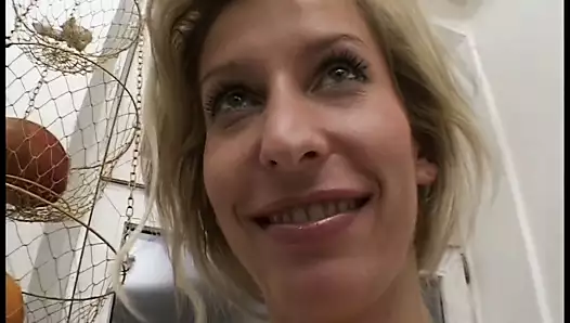 junge willig'i mırıldanıyor.