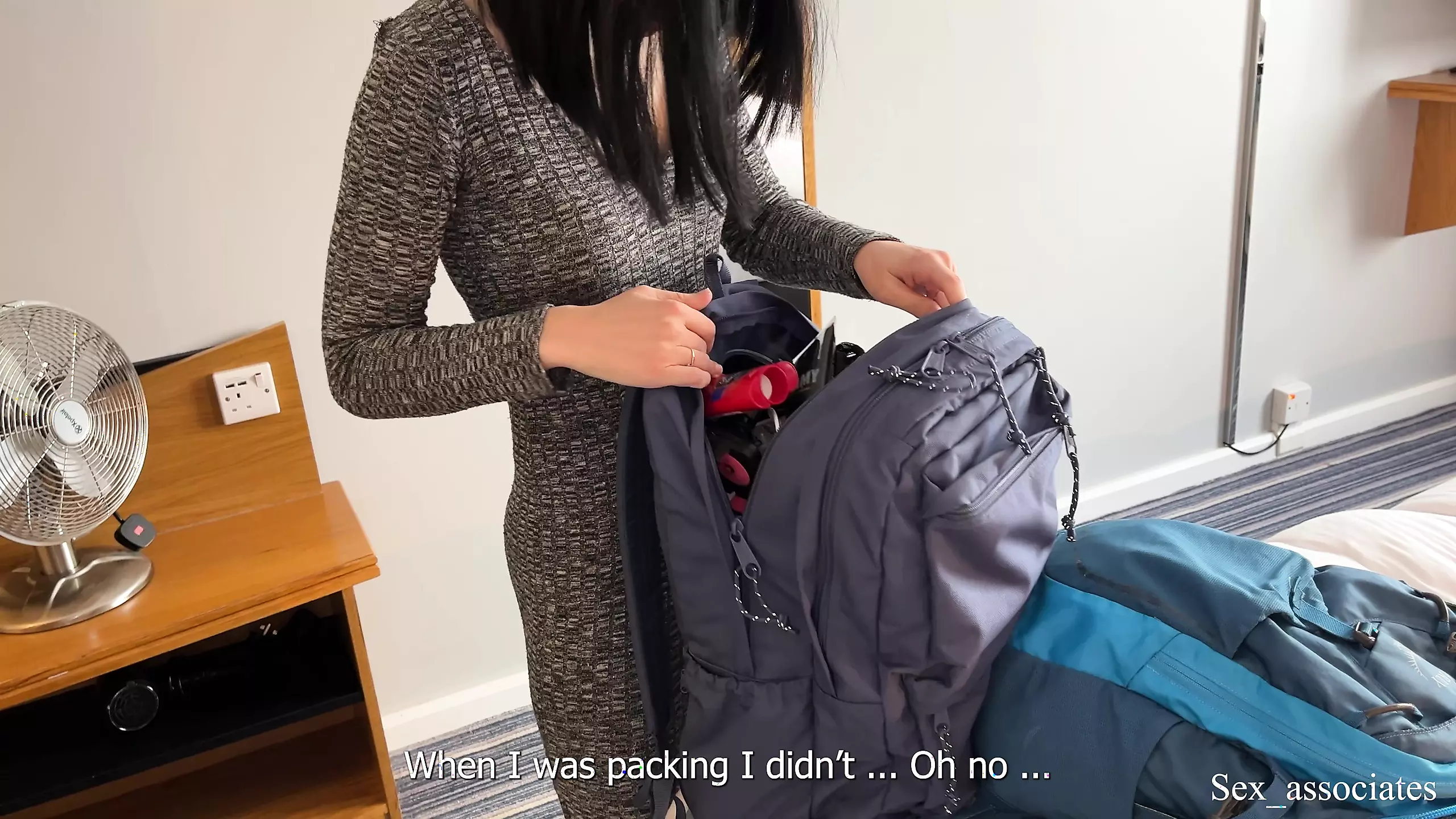 Üvey annem yatağını ve götünü benimle paylaşıyor