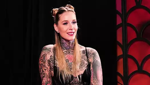 Dövmeli kaşar Düzgün sikişiyor ve Mastürbasyon Gösterisi Yapar