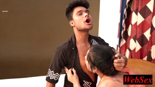 Teyze, lütfen bana sikişmeyi öğret! Güzel Teyze Seks