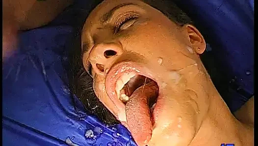 Ggg John Thompson - Mürettebat tarafından Kremalı