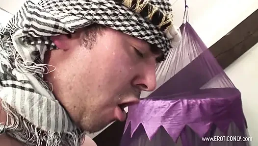 Tombul Hatun Köyün Delisiyle Sikişiyor