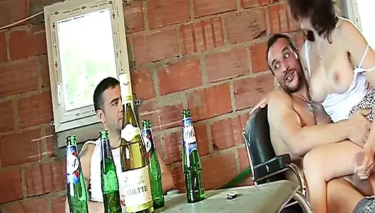 Çarpıcı Fransız Bebekler ile ateşli DP grup eylem