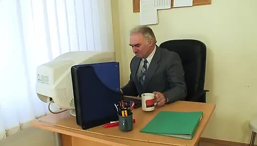 Sonraki kapı genç fena sikildi tarafından bir büyük çift