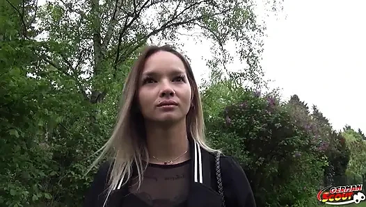 Alman İzci - Sıska genç Monika Ünlü