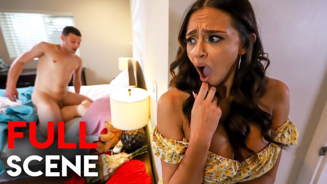 FilthyTaboo - Büyük Göğüslü Esmer, Üvey Oğlunun Kocaman Penisiyle Kıçından Dövülüyor TAM SAHNE