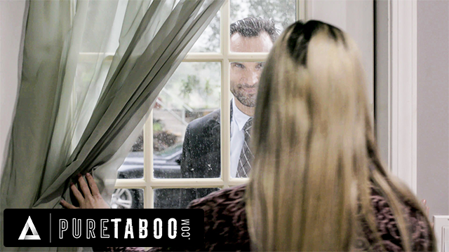 Aldatma Bağımlısı Hatun, Kocasını Onun İş Arkadaşıyla Deli Gibi Sikişerek Aldatıyor