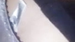 bir kez sikiyor, sonra parmakliyor