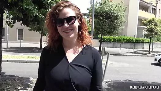 39lu Yaşlarındaki Sekreter Kadını Sokakta Ayartıyor