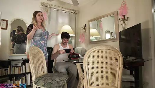 Porno İzleyen Üvey Oğluna Sulanıyor