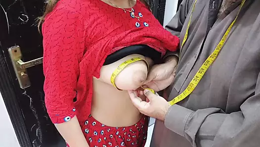 Sapık Terzi Hintli Köy Kızını Götünden Sikiyor