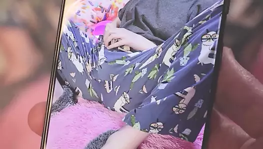 üvey kardeş üvey kardeşlerin penisini emiyor ve arabada sıkışıp kken attırma yutuyor