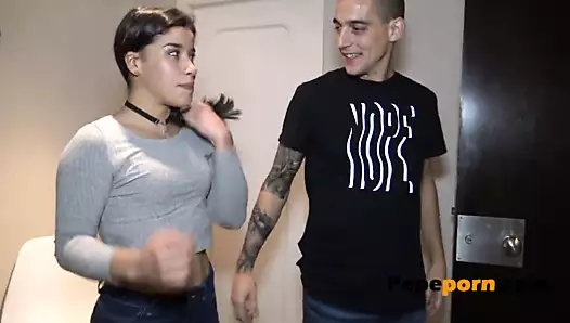 butthole sondajından önce alışveriş merkezi sakso! maria kink kraliçesi olmak istiyor