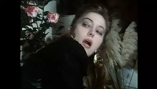 Orgazmın Kölesi Olmak - Full Vintage Porno 