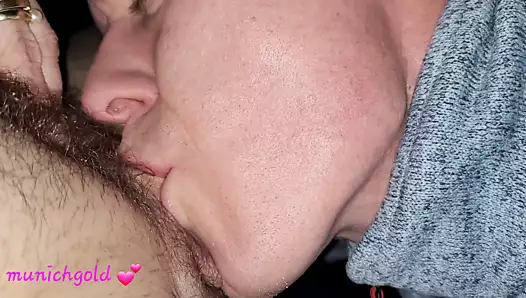 azgın "üvey oğlu" yalıyor anne'nin kıllı, ıslak, etli kelebek amcık ve fena sikildi