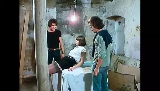 bordel dökün kadınları (1983)