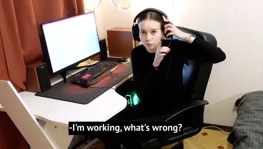 - meşgulüm, bir saat içinde boşum, sabırlı ol.