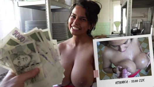 çek sokakları - büyük göğüsler ve mega klitoris ile yiyor