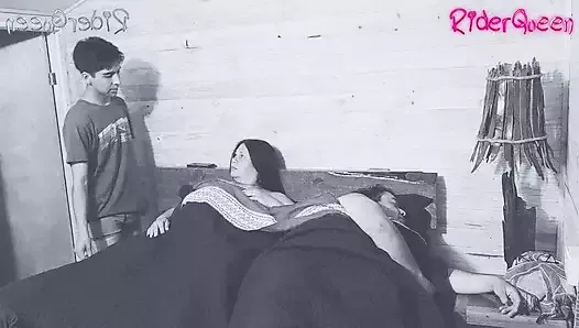 Üvey oğlum, babası uyanmasın diye beni sessizce sikiyor