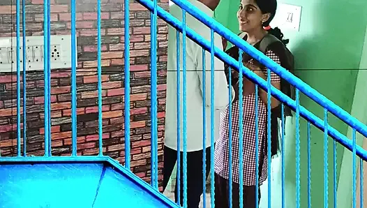 hintli kız öğrenci sıkı amcık sikişiyor