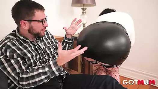 Kıçından Anal Çarptım eğer Annem var - Büyük Doğal Göğüsleri Milf