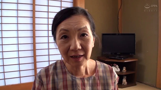 M915G09 Kırsalda elli yaşlarında olgun bir kadın! - Kocasını kaybeden bir kişinin yalnızlığından zengin vajinal atış!