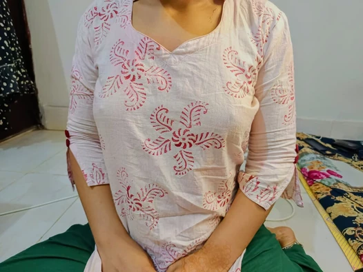 Boş bir evde yalnız bulduğum azgın hizmetçiyi becerdim