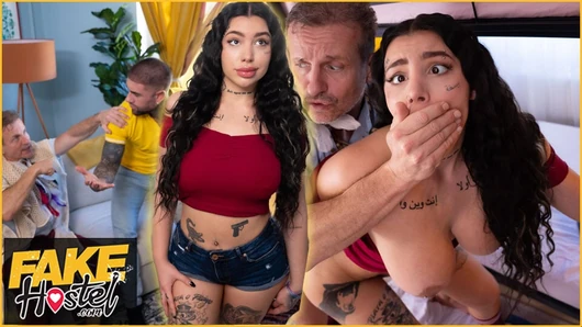 Sahte Hostel - yaramaz Yoga Öğretmeni diğer odada kız arkadaşını creampies