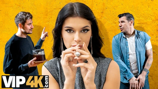 DADDY4K. Yaşlı siklere olan aşkı onu yan odada aldatmaya yönlendirdi