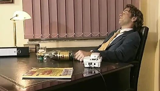 Harika Alman Sekreter ofiste sert çarptım