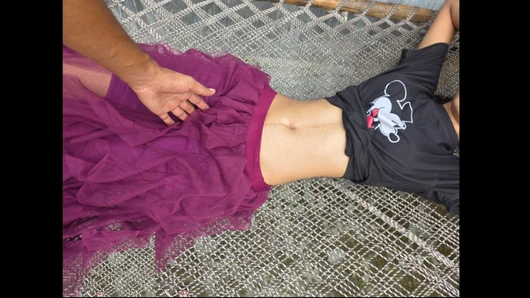 Hint ateşli Köy Kızı Sıkı amcığını komşu oğluna sert siktirmeye niyetli