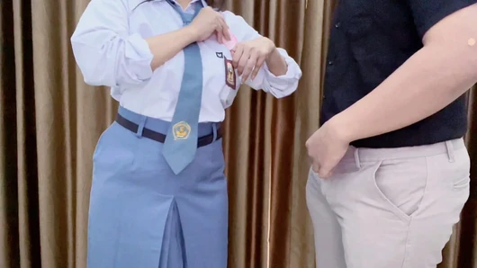 Lise Öğrencisi Erkek Kardeşinden Harçlık İster